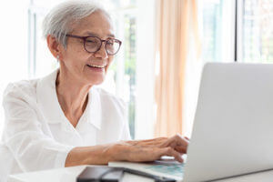 Senior searching for senior independent living homes.