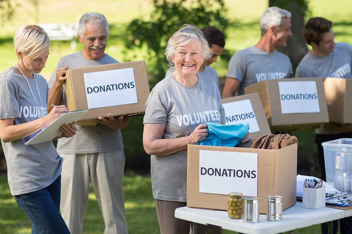How Texas Seniors Benefit from Volunteering Senior Hobbies
