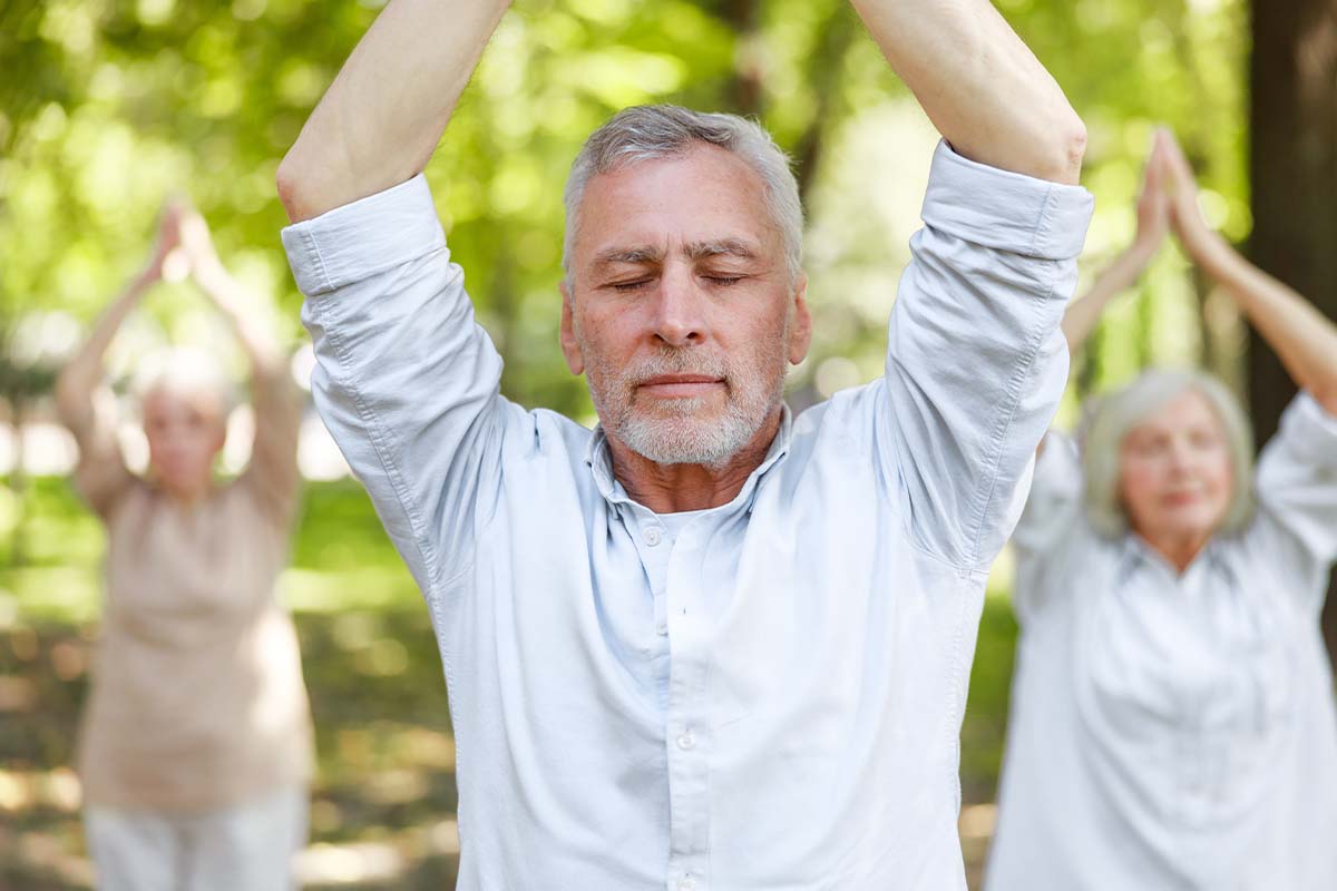 The Many Benefits of Tai Chi for Seniors | Senior Hobbies