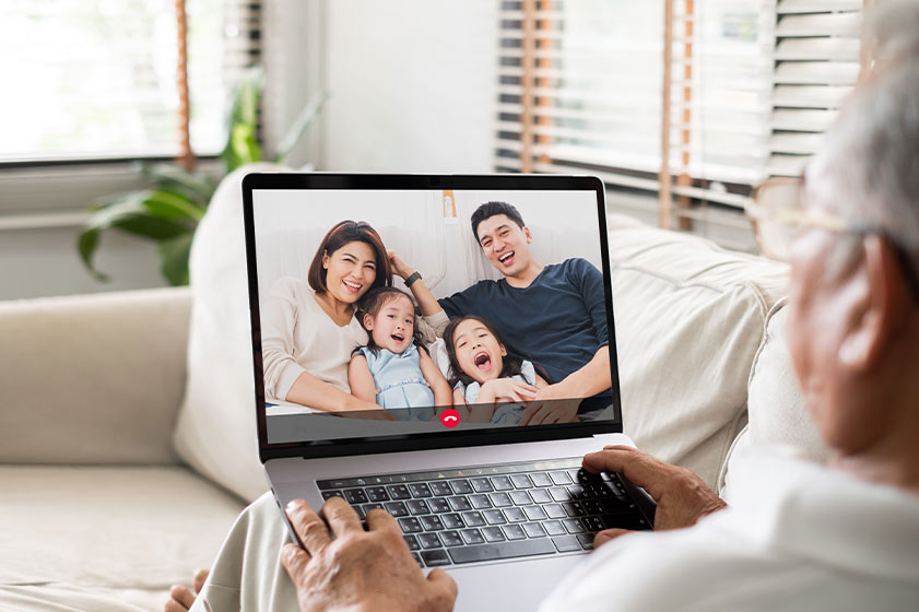 Staying Connected During The Pandemic: A Guide For Seniors - Discovery ...