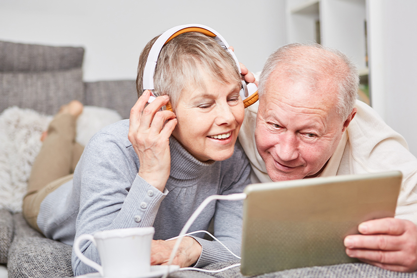 How Music Therapy Benefits Your Elderly Parent With Dementia